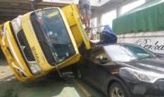 Truk Terguling Akibat Guncangan Keras Saat Proses Sandar Kapal Penyeberangan