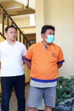 Jaga Toko Sambil Judi Online, Ayah Penyanyi Cilik Farel Prayoga Ditangkap Polisi