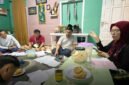 Serius Belajar - Sulistiyani  Memberikan Pelatihan Bahasa Mandarin Kepada Pemandu Wisata Taman Wisata Alam Kawah Ijen  