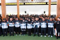 Foto - Bupati Banyuwangi Bersama Forkopimda, KONI Banyuwangi Melepas Keberangkatan Atlit Dan Pelatih Kontingen Porprov IX Jawa Timur 2025 Dari Kabupaten Banyuwangi