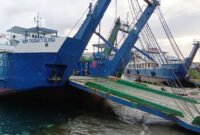 Tunggu Hasil Inspeksi - Sejumlah 15 Kapal Motor Penumpang yang beroperasi di jalur penyeberangan Ketapang-Gilimanuk harus menunda pelayaran karena menunggu hasil inspeksi dan laik layar kembali (Foto : Istimewa/Jatim.co) 