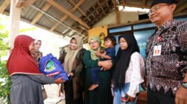 Bantuan - Pemkab Banyuwangi melalui Dinas Sosial pastikan bantuan dan pendampingan pada  keluarga korban tenggelamnya Kapal Motor Penumpang (KMP) Tunu Pratama Jaya.