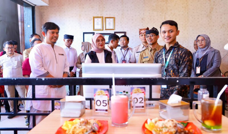 Kuliner Berhadiah - Bupati Banyuwangi Ipuk Fiestiandani meresmikan peluncuran program Sipundiwangi (Istimewa/Jatim.co) 