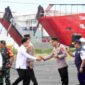 Pantau Posko Basarnas - Wapres Gibran saat tiba di lapangan demaga pelabuhan ketapang Banyuwangi disambut oleh Bupati Banyuwangi, Danrem 083/Baladhika Jaya dan Kapolresta Banyuwangi 