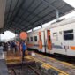 Stasiun Tambahan - Kereta Api (KA) Pandanwangi, kereta lokal yang melayani rute Banyuwangi-Jember sedang menaikkan penumpang di Stasiun Sumberwadung (Banyuwangi) akibat jalur Gumitir di tutup (Foto : Istimewa/Jatim.co) 