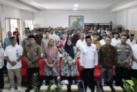 Musda - Undangan dan peserta Musda Dekopinda Kabupaten Banyuwangi 2025 foto bersama setelah pembukaan (Foto : Dekopinda Banyuwangi/Jatim.co)