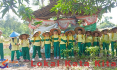 Belajar dari Alam: Ceria Siswa TK Aisyiyah 23 Mojopetung di Sawah Embongan