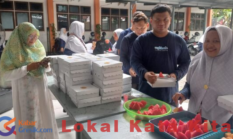 Usai Senam Pagi, Guru Spemdalas Langsung Nyantap Pecel Berjamaah