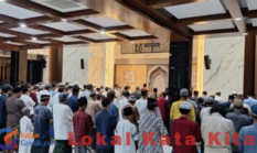 Penuh Khidmat dan Antusias Jamaah, Tarawih Perdana di Masjid Al Mizan Smamio Gresik
