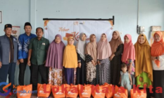 Tutup Ramadan dengan Manfaat, Lazismu Salurkan Ribuan Paket di Gresik