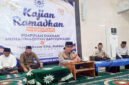 MENGISI CERAMAH - Kapolresta Banyuwangi Kombes Pol Rofiq Ripto Himawan akjak perkuat ukhuwah saat menjadi pengisi materi kajian Ramadan 1447 H. (Rizkie Andri/Jatim.co) 