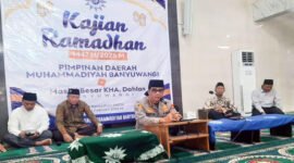 MENGISI CERAMAH - Kapolresta Banyuwangi Kombes Pol Rofiq Ripto Himawan akjak perkuat ukhuwah saat menjadi pengisi materi kajian Ramadan 1447 H. (Rizkie Andri/Jatim.co) 