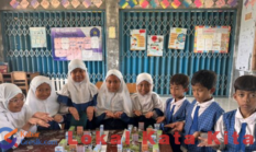 Asah Kreativitas, Siswa Kelas 3 MI Islamiyah Mojopetung Ubah Bentuk Geometri Jadi Bangunan Mini