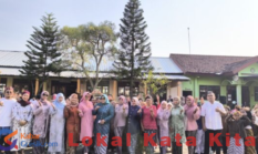 Semarak Hari Kartini di SDN 94 Gresik, Ratusan Siswa Tampil dengan Busana Adat hingga Fashion Show Meriah