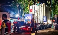 Dikira Warga Gempa, Jalan Nasional Kalipuro Melintas Iringan Truk Pengangkut Trafo 200 Ton