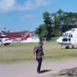 LOKASI PENDARATAN HELIKOPTER - Petugas tampak mempersiapkan keperluan logistik untuk kunjungan Wapres RI Gibran selama di Banyuwangi, termasuk helikopter rombongan, termasuk RTH Genteng Banyuwangi yang digunakan sebagai lokasi pendaratan (Foto : Jatim.co)  
