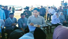 BERTEMU NELAYAN - Wapres Presiden Gibran Rakabuming Raka dialog bersama nelayan dan pedagang dipasar ikan plengseng Muncar selama berkunjung di Banyuwangi (Foto : Jatim.co)